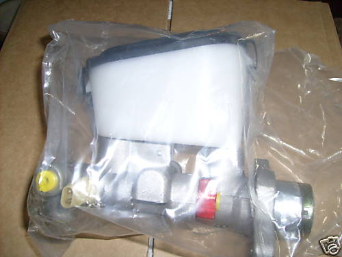 Ford FALCON BRAKE MASTER CYLINDER EA , EB , ED Sedan 3/1988 to 7/1994 P10211