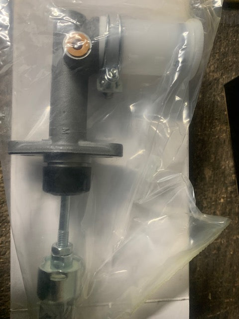 Mitsubishi TRITON CLUTCH MASTER CYLINDER MK Models 8/1997 to 6/2000 JB1637